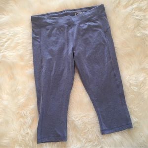 Danskin cotton workout capris medium